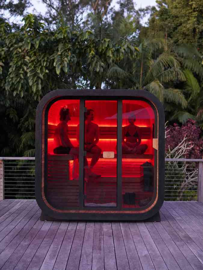 The Genesis on the deck, red light on